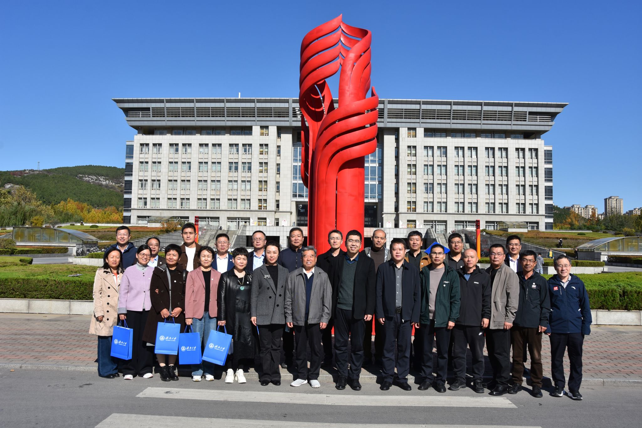 时光荏苒三十载，校友情深再聚首 —— ylzz总站线路检测中心材专 9309 班校友返校举办三十周年座谈会